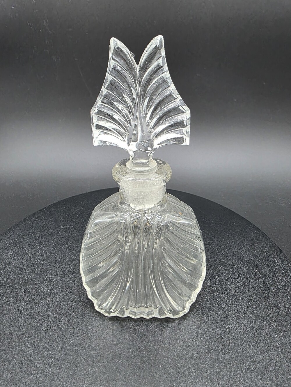 Vintage Clear Glass Decorative Perfume Bottle with Leaf-Style Stopper